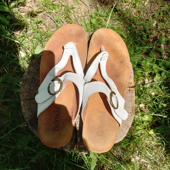Bjorndal Shoes - ⬇️ Price Drop! ⬇️ Bjorndal Thong Sandals in size 8M